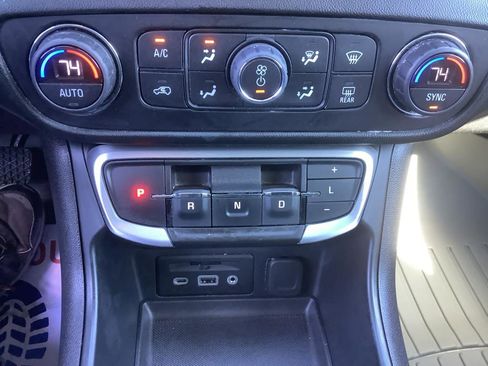 Used 2022 GMC Terrain SLE w/ Driver Convenience Package image 18