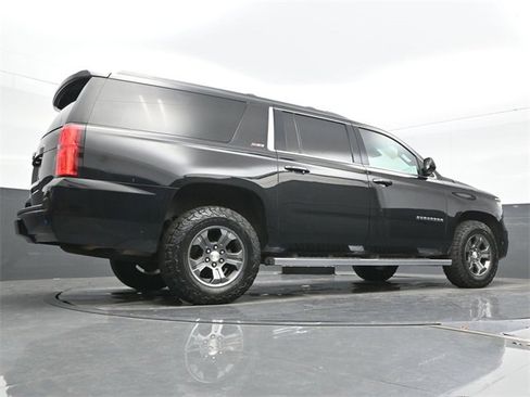 Used 2016 Chevrolet Suburban LT image 27