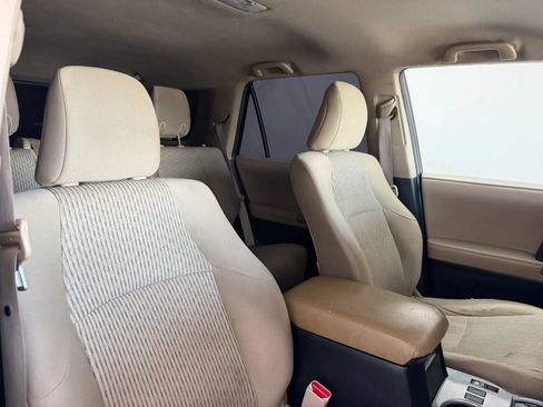 Used 2016 Toyota 4Runner SR5 AWD/4WD image 34