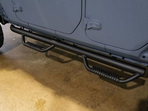 Used 2025 Jeep Wrangler Unlimited Rubicon w/ Technology Group image 80