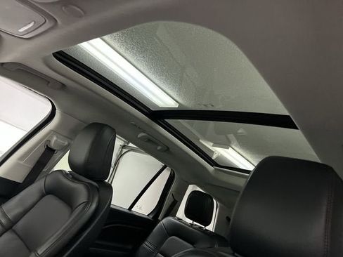 Used 2025 Lincoln Aviator Premiere image 19