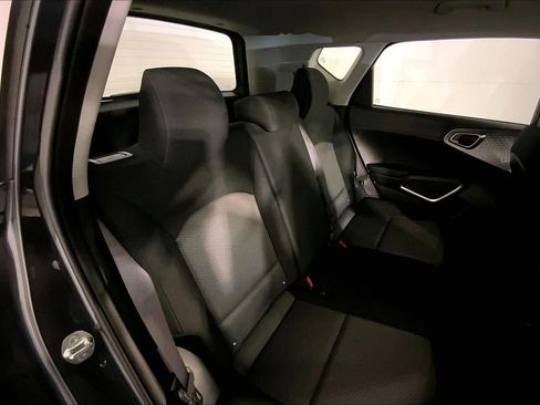 Used 2025 Kia Soul LX w/ LX Technology Package FWD image 23