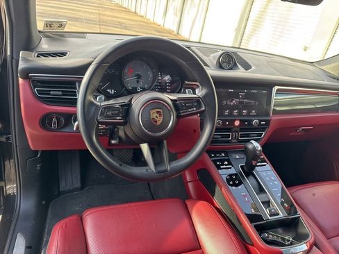 Used 2022 Porsche Macan S image 9