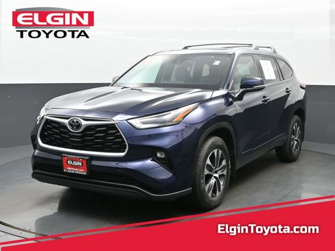 Used 2022 Toyota Highlander XLE AWD/4WD image 1