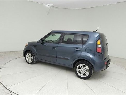 Used 2011 Kia Soul + w/ Audio Pkg image 7