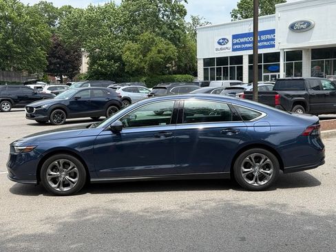 Used 2023 Honda Accord EX image 5