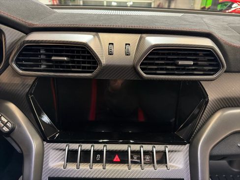 Used 2024 Lamborghini Urus Performante image 26