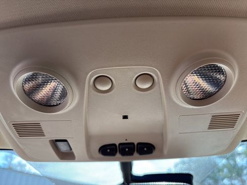 Used 2016 Buick Enclave Premium image 23