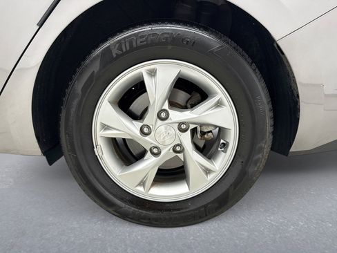 Used 2023 Hyundai Elantra SE w/ Cargo Package FWD image 22