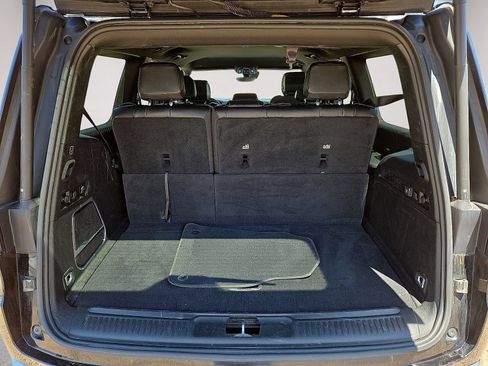 Used 2024 Jeep Wagoneer Series II w/ Flexible Seating Group AWD/4WD image 12