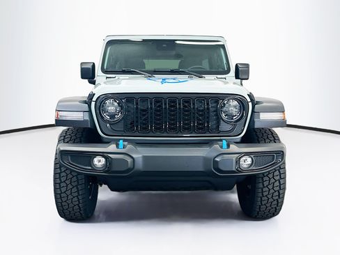 Used 2024 Jeep Wrangler Unlimited AWD/4WD image 2