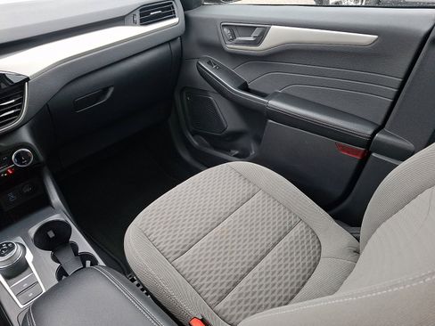 Certified 2022 Ford Escape SE w/ SE Sport Appearance Package image 15