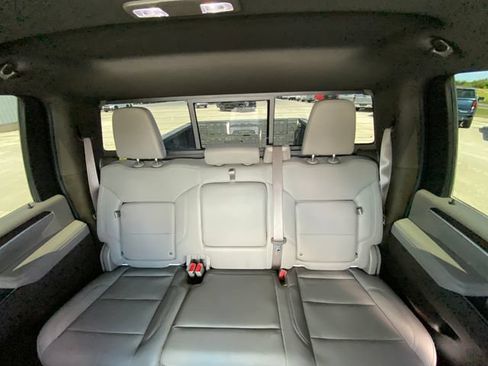 Used 2025 GMC Sierra 2500 SLT w/ SLT Premium Package AWD/4WD image 13
