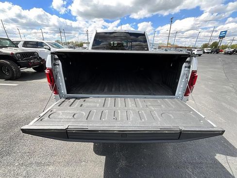 Used 2017 Ford F150 Raptor w/ Equipment Group 802A Luxury AWD/4WD image 7