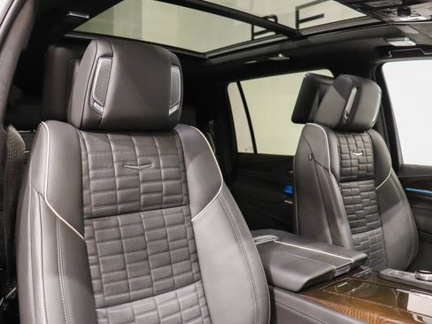 Used 2023 Cadillac Escalade ESV Sport Platinum w/ LPO, ONYX Package AWD/4WD image 16