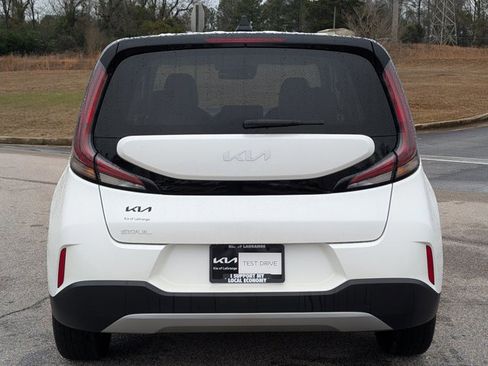 Used 2024 Kia Soul LX image 8