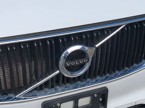 Used 2018 Volvo XC90 T6 Momentum w/ Momentum Plus Package image 12