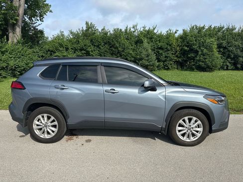 Used 2024 Toyota Corolla Cross LE AWD/4WD image 8