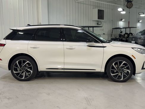 New 2026 Lincoln Corsair Grand Touring AWD/4WD image 2