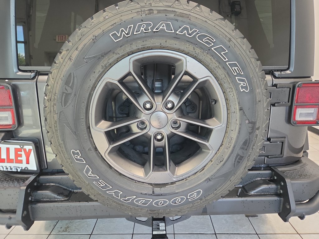 Used 2018 Jeep Wrangler Unlimited Sport AWD/4WD image 14
