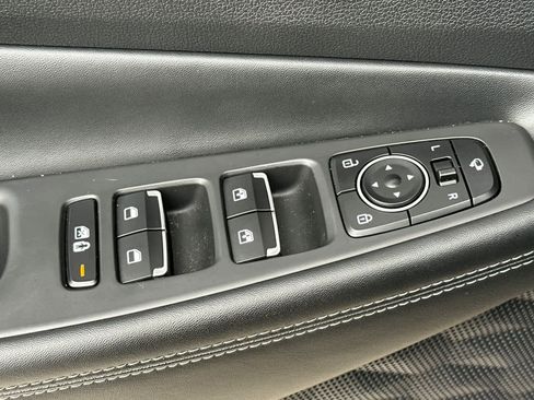 Used 2023 Hyundai Santa Fe Limited image 13