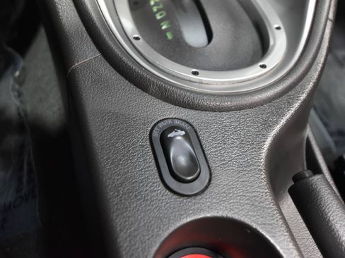Used 2004 Ford Mustang GT RWD image 27