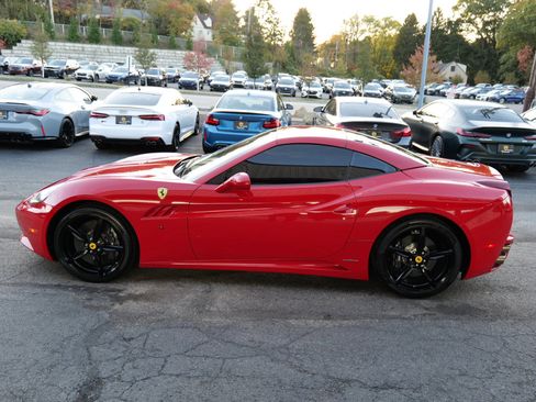 Used 2014 Ferrari California image 97
