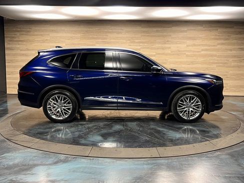 Used 2024 Acura MDX SH-AWD w/ Advance Package image 11