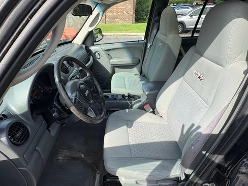 Used 2006 Jeep Liberty Sport AWD/4WD image 19