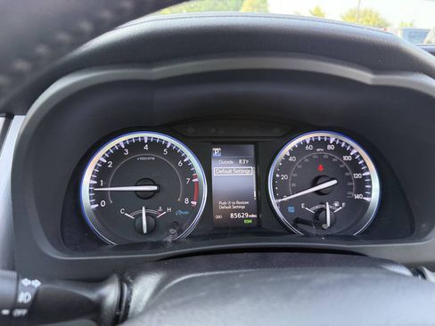 Used 2019 Toyota Highlander XLE FWD image 34