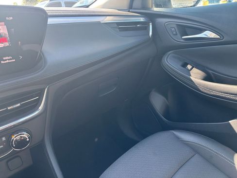 Used 2025 Buick Encore GX Preferred image 33