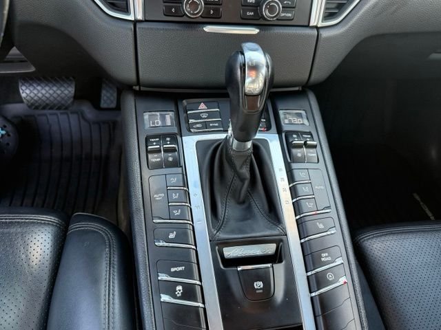 Used 2015 Porsche Macan S AWD/4WD image 17