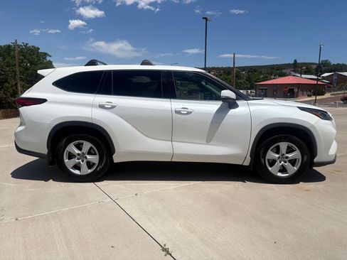 Used 2020 Toyota Highlander L AWD/4WD image 7