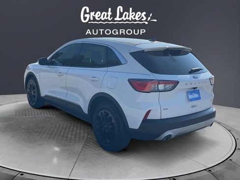 Used 2020 Ford Escape SE FWD image 3