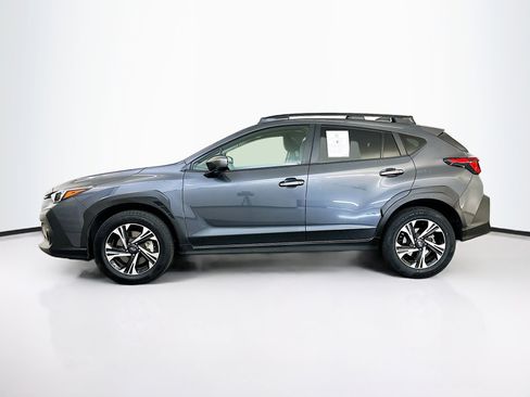 Used 2024 Subaru Crosstrek 2.0i Premium image 4
