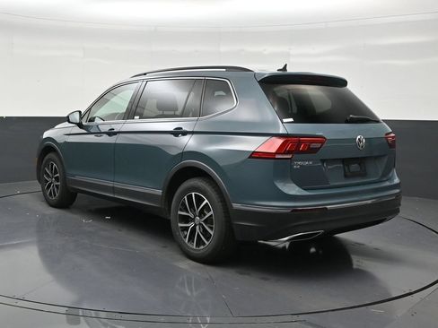 Used 2021 Volkswagen Tiguan SE w/ Panoramic Sunroof Package FWD image 3