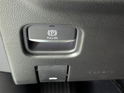 New 2025 Jeep Grand Cherokee Altitude image 14