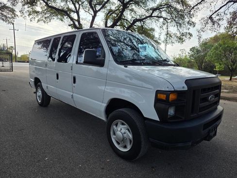 Used 2011 Ford E-150 and Econoline 150 w/ PWR Group image 2