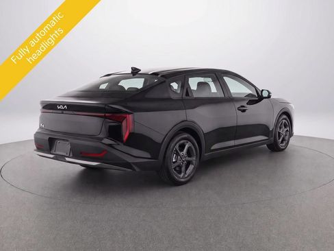 Certified 2025 Kia K4 FWD image 9