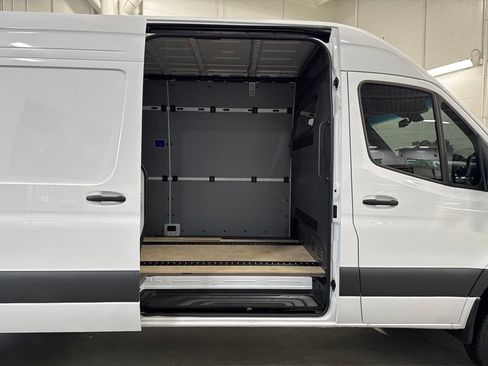 Used 2026 Mercedes-Benz Sprinter 2500 image 17