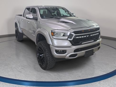 Used 2024 RAM 1500 Laramie AWD/4WD image 4