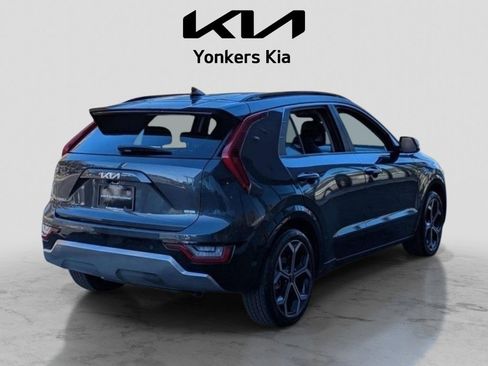 Used 2024 Kia Niro SX Touring FWD image 6