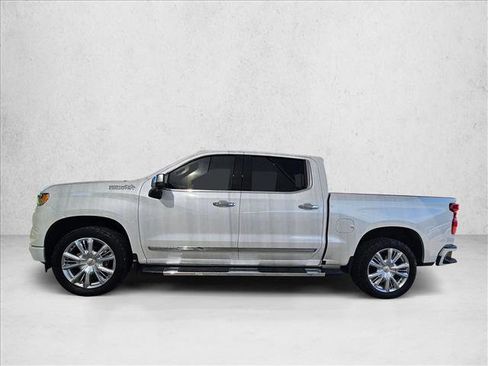Used 2024 Chevrolet Silverado 1500 High Country w/ High Country Premium Package AWD/4WD image 9