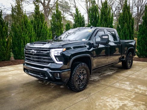 Used 2024 Chevrolet Silverado 2500 LTZ w/ LTZ Plus Package image 5