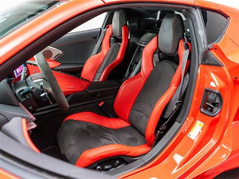 Used 2025 Chevrolet Corvette Stingray Preferred Cpe w/ Z51 Performance Package RWD image 18