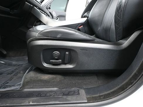 Used 2017 Land Rover Range Rover Evoque SE image 21