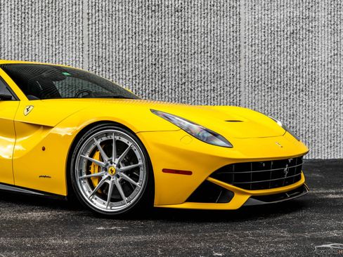 Used 2014 Ferrari F12 Berlinetta RWD image 28