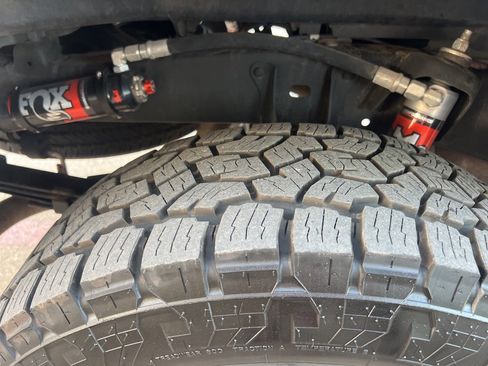 Used 2020 Toyota Tacoma Limited image 21