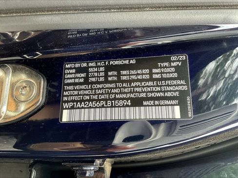 Used 2023 Porsche Macan AWD/4WD image 16