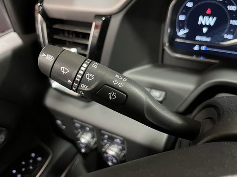 Used 2025 GMC Sierra 3500 Denali w/ Denali Reserve Package image 30